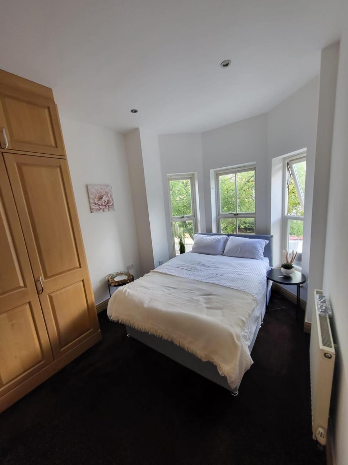 Проживание в семье Camden 2 *